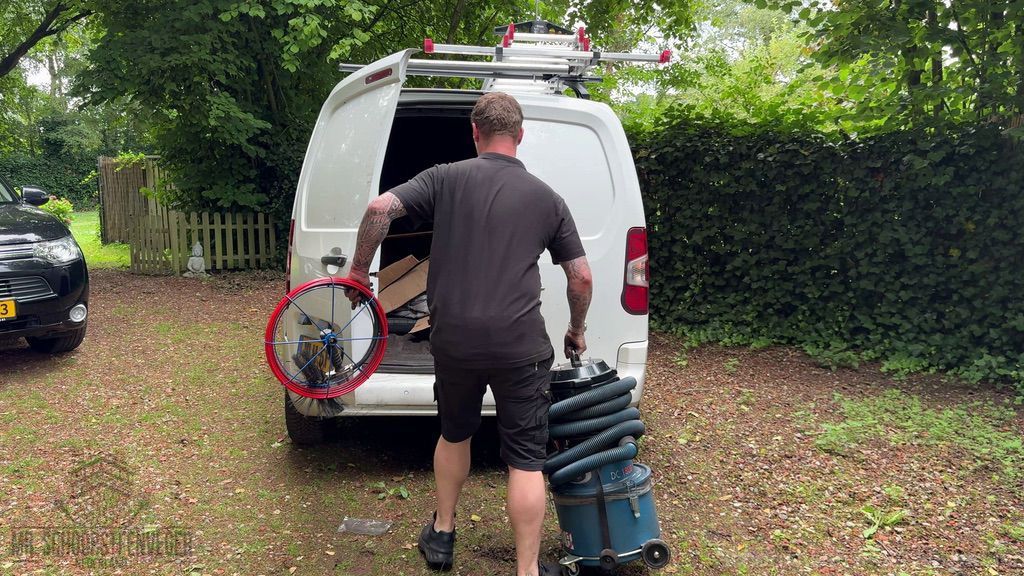 Schoorsteen onderhoud Huizen ladder bus Schoorsteen onderhoud Huizen ladder bus
